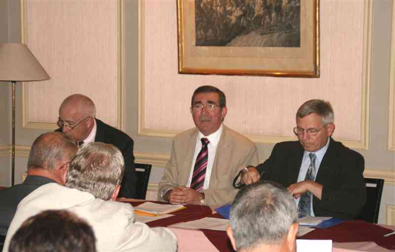 01_EOS_0367 (Delle Luche).jpg - Un peu de sérieux pour l'assemblée générale.